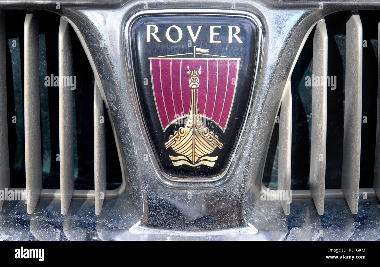 Car manufacturer badge hi-res stock photography and images - Alamy
