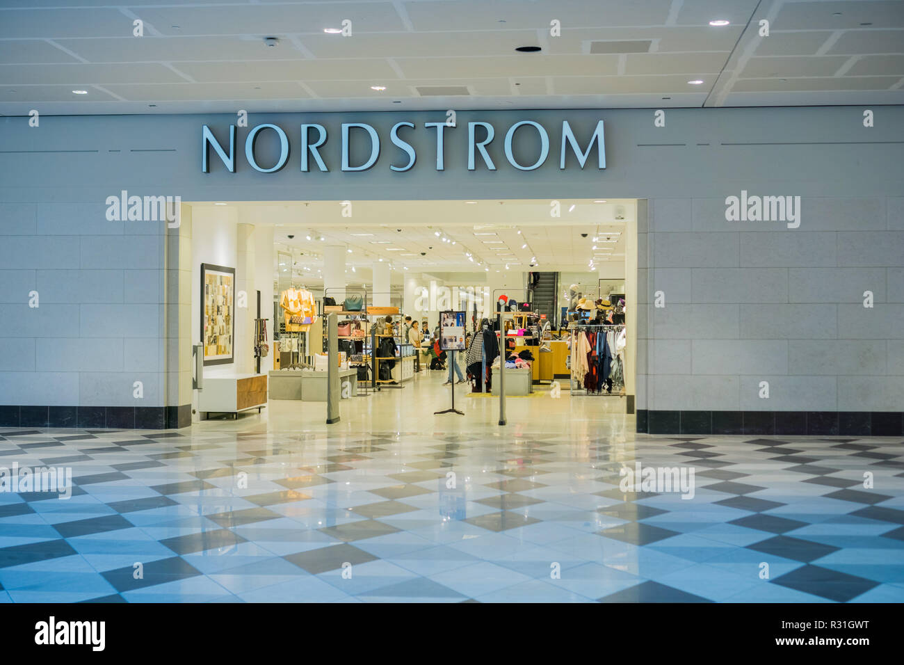 Nordstrom store hi-res stock photography and images - Page 2 - Alamy