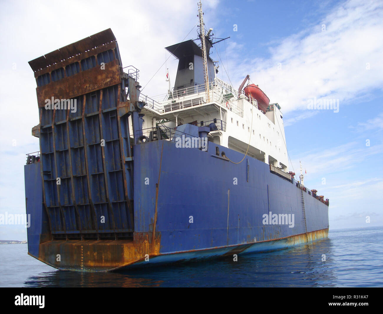 Freighter salt water sea hi-res stock photography and images - Alamy