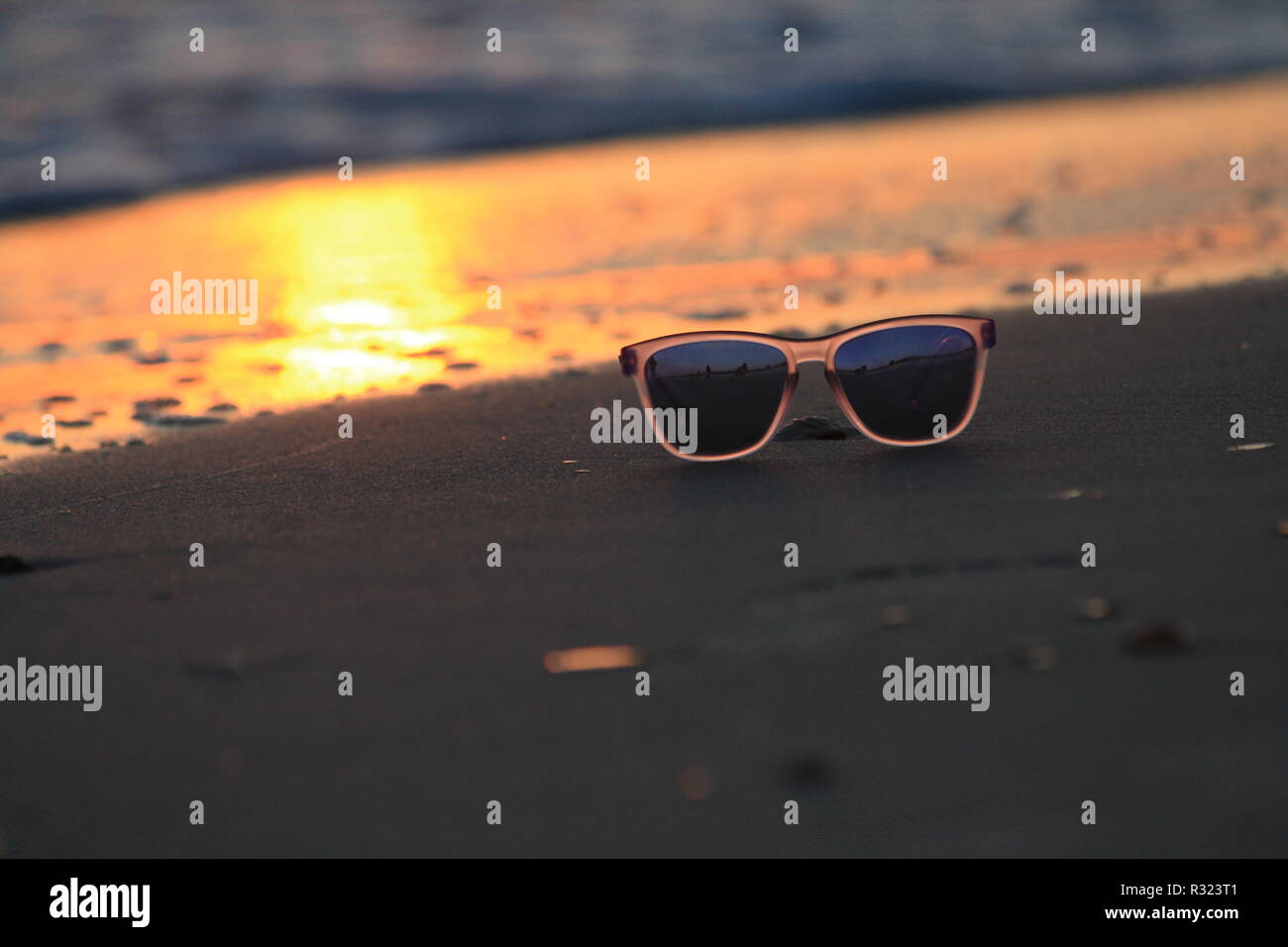 I wear my sunglasses at night hires stock photography and images Alamy