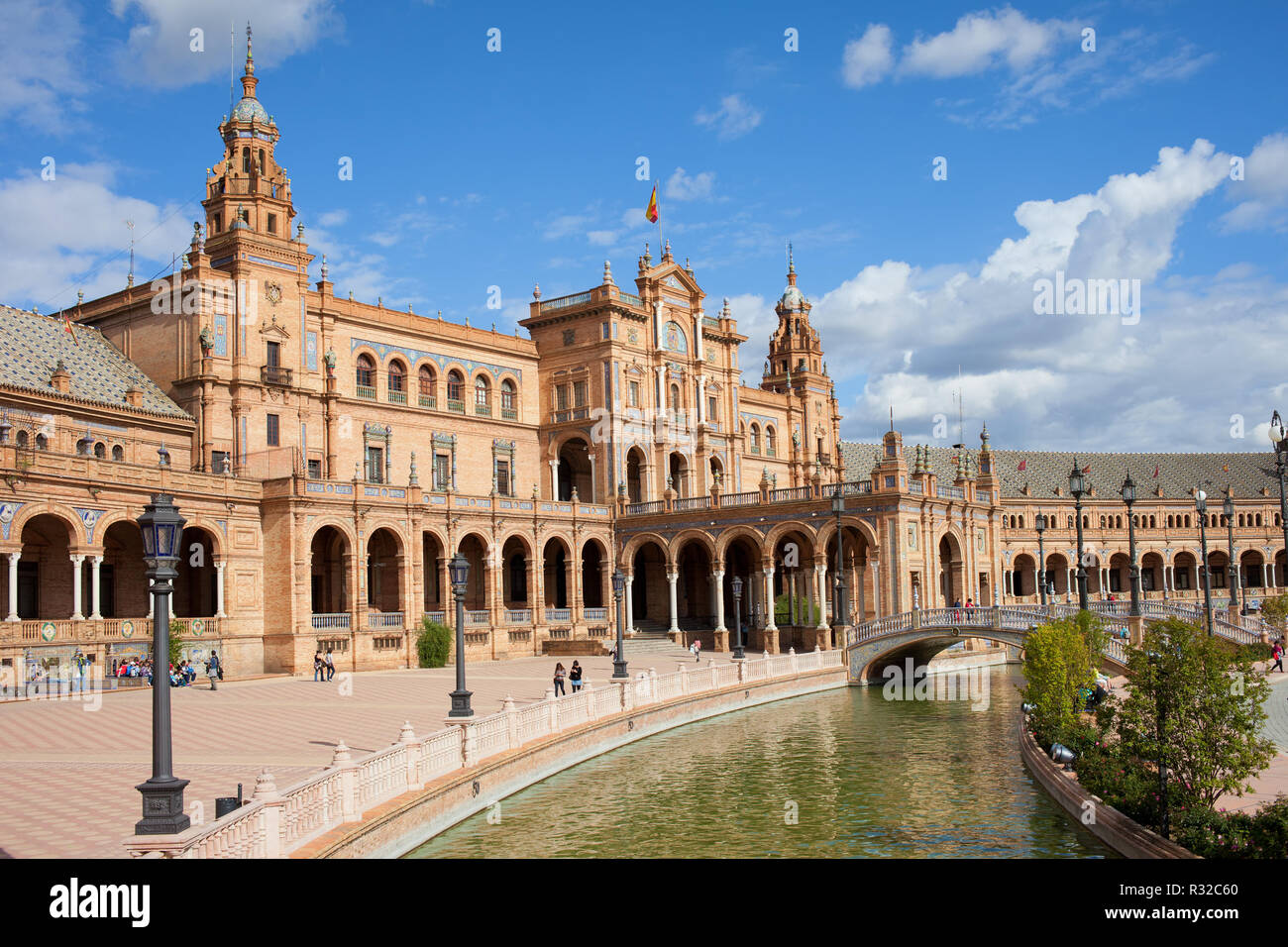 The spanish renaissance revival structure hi-res stock photography and ...