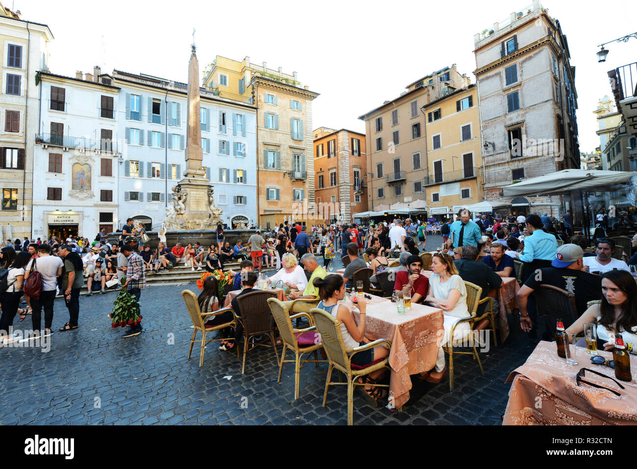 Restaurants and cafes at the Piazza della Rotonda in Rome Stock Photo