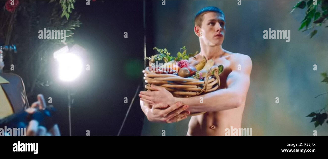 POSTCARDS FROM LONDON, Harris Dickinson, 2018. © Strand Releasing