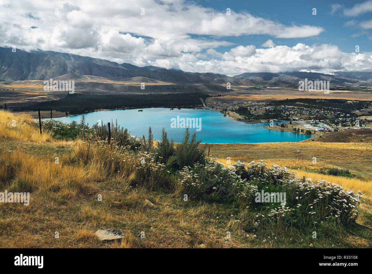 Lake tekapo village High Resolution Stock Photography and Images - Alamy