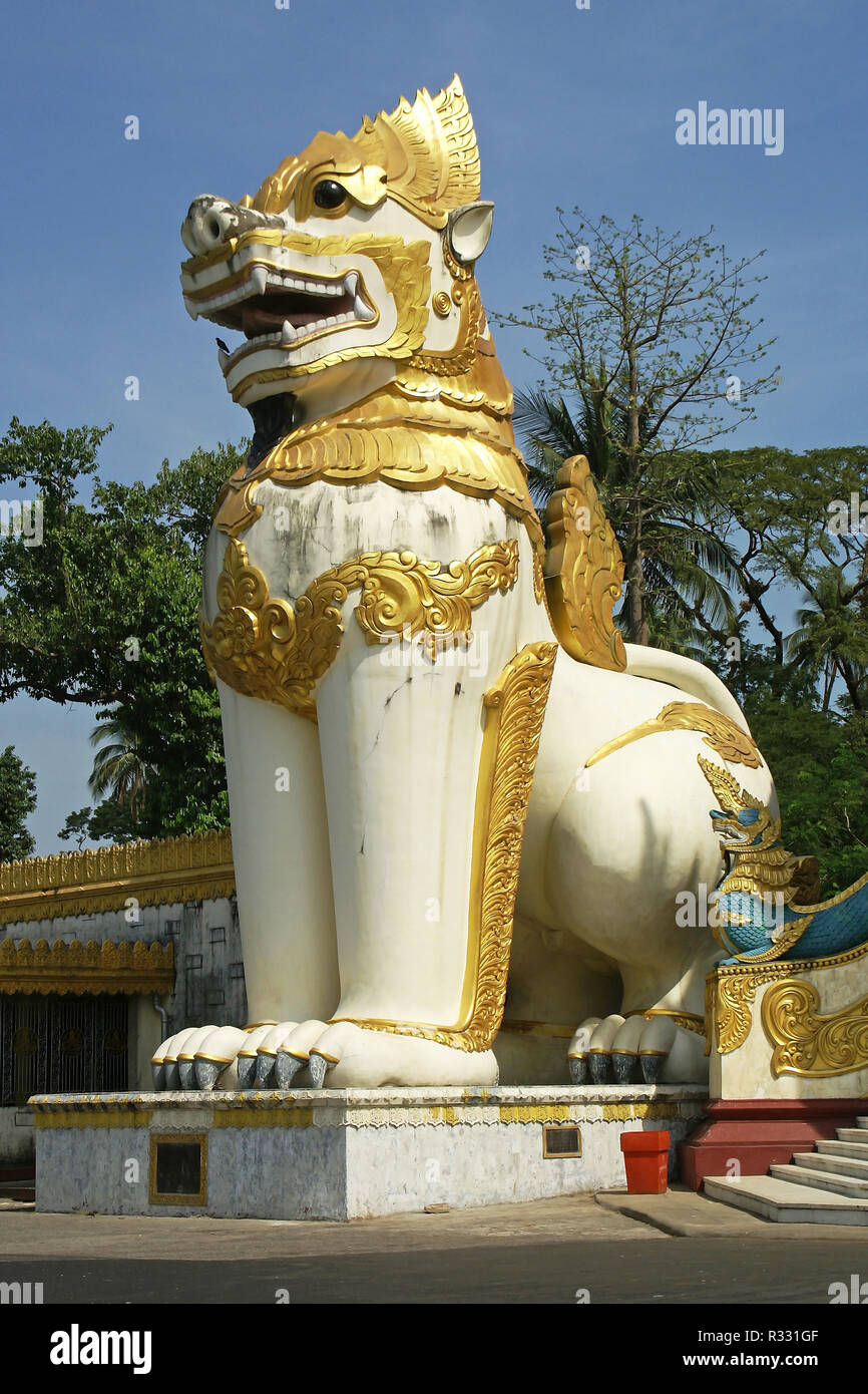 Chinthes hi-res stock photography and images - Alamy
