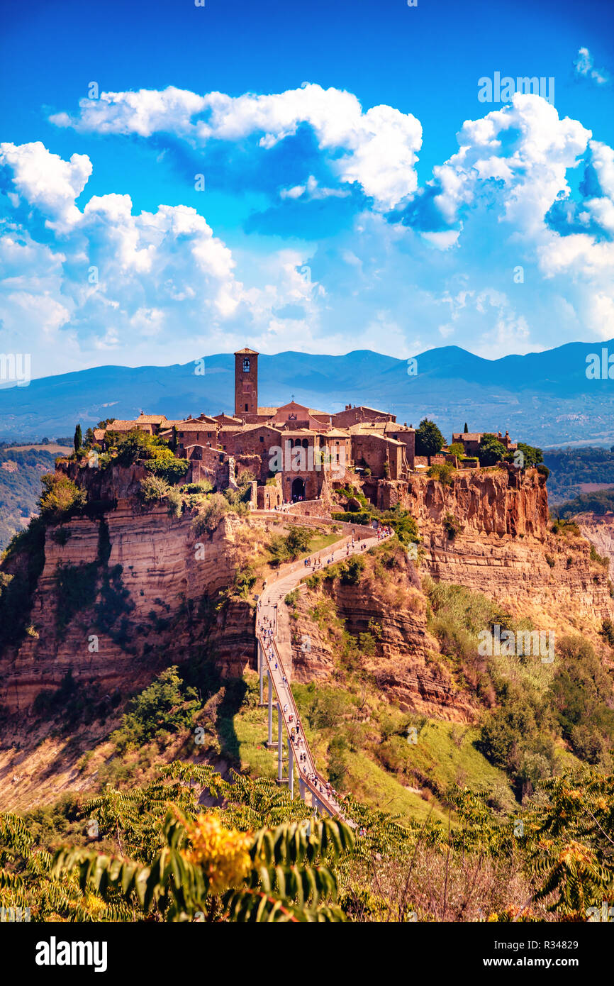 Lais 1000 Piece Jigsaw Puzzle - Civita Di Bagnoregio Medieval Town In Italy, Scenic Landscape
