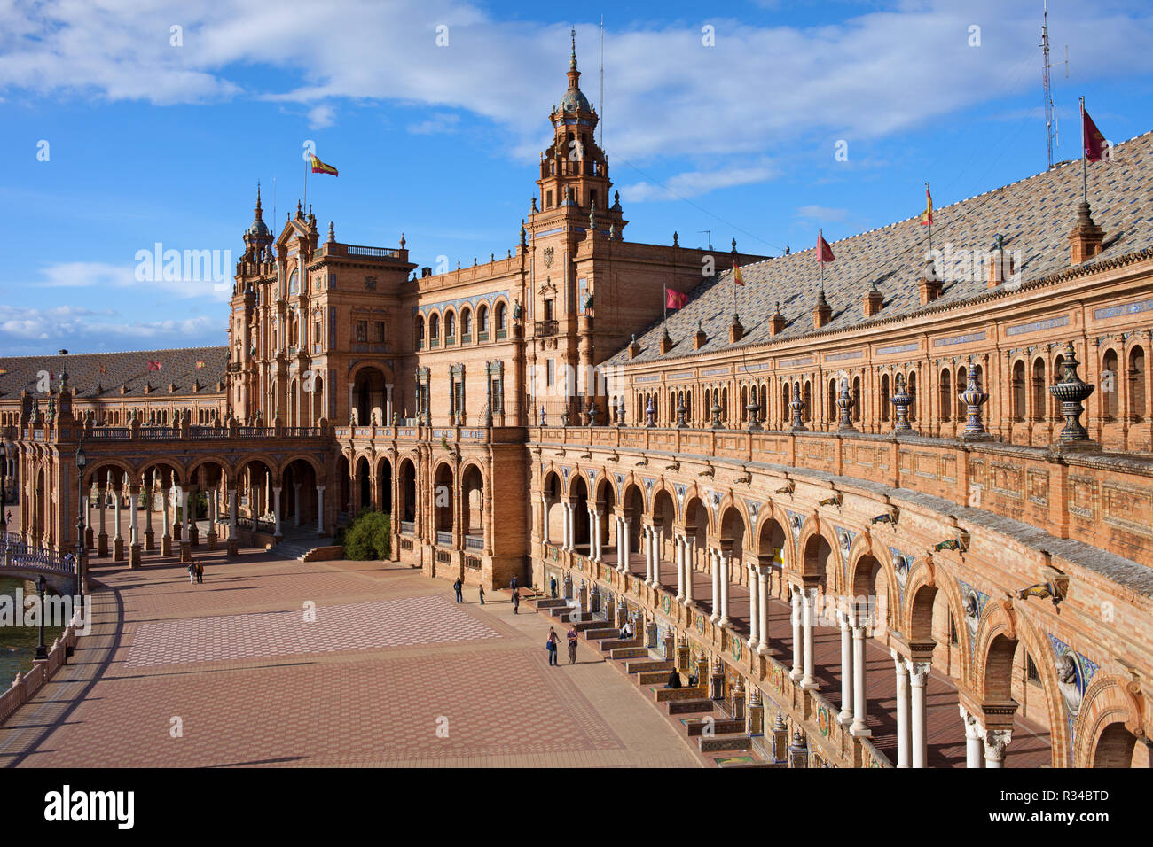 The spanish renaissance revival structure hi-res stock photography and ...