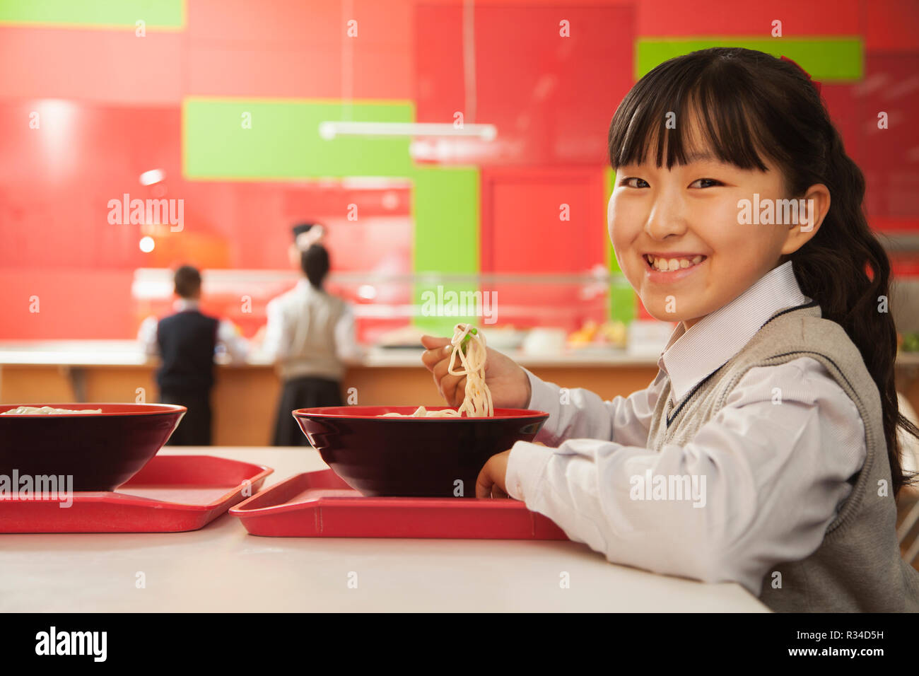 CUNE　食堂スタッフラグランジャージ　cafeteria　黒　白　3 食堂スタッフラグランジャージ｜ウサギがいる｜CUNE ONLINE STORE