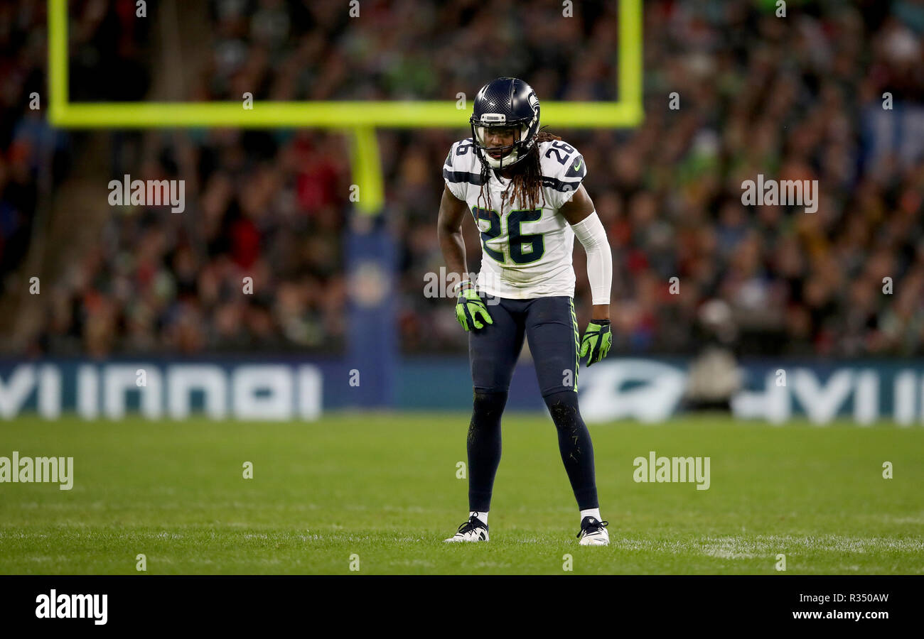 Seattle seahawks mascot blitz hi-res stock photography and images - Alamy