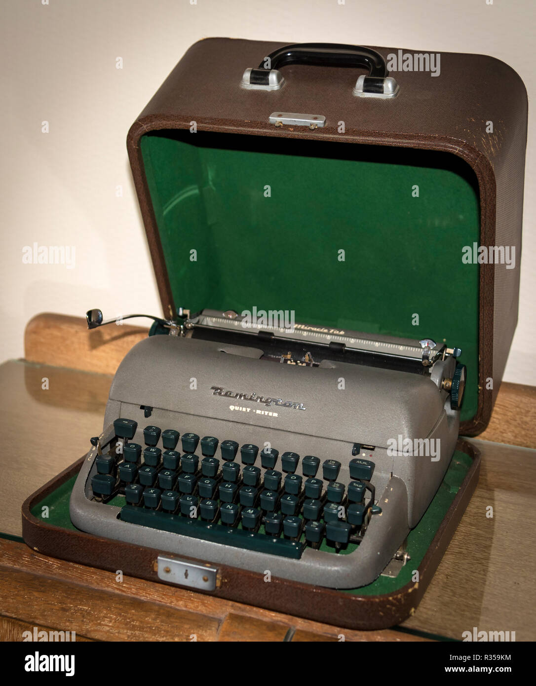 A Remington Quiet - Riter portable typewriter Stock Photo - Alamy