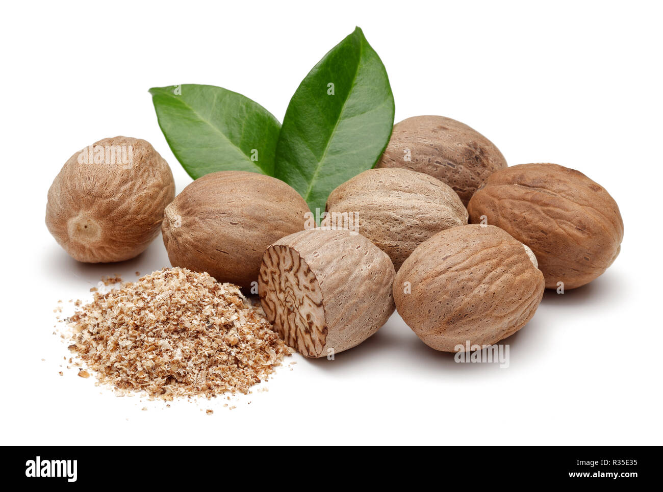 орехи аюрведа. эффект от мускатного ореха. орехи сухофрукты специи. мускат орех. мускатный орех.