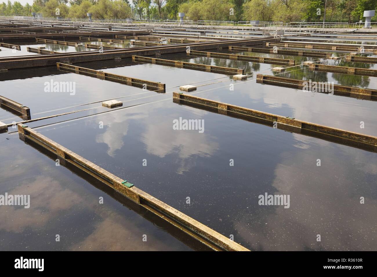 Air filtration process hi-res stock photography and images - Alamy