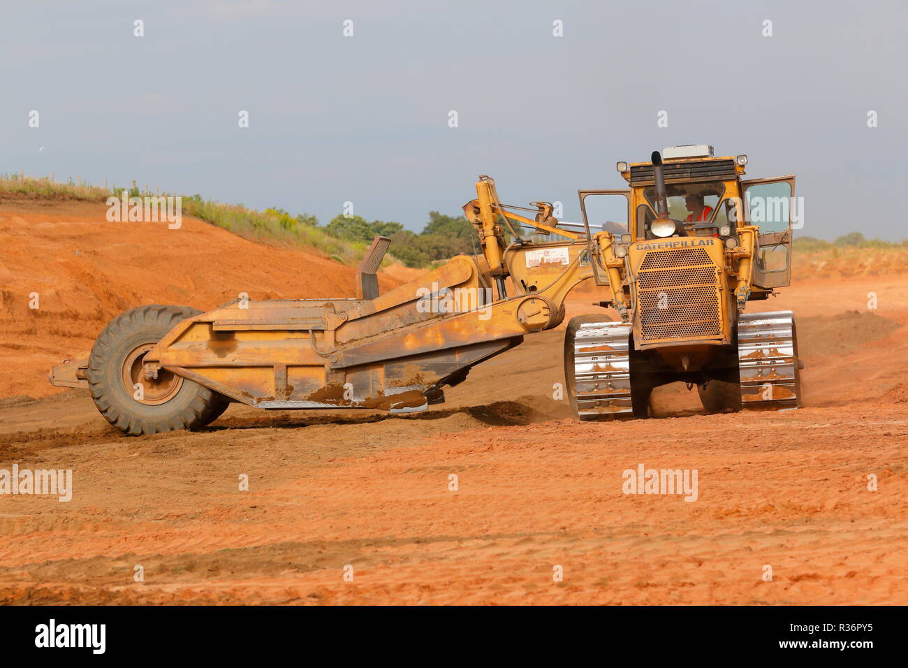 Caterpillar tractor and box hires stock photography and images Alamy