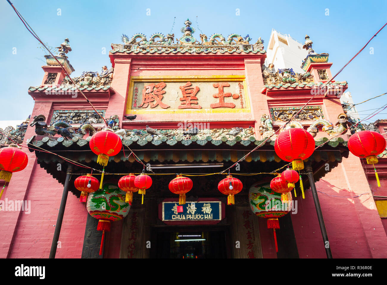 jade emperor pagoda ho chi minh