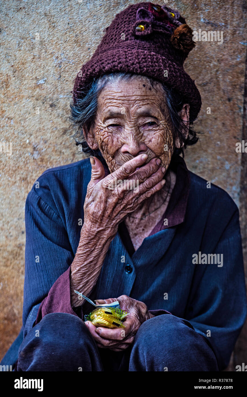 Laos tribe woman hi-res stock photography and images - Alamy
