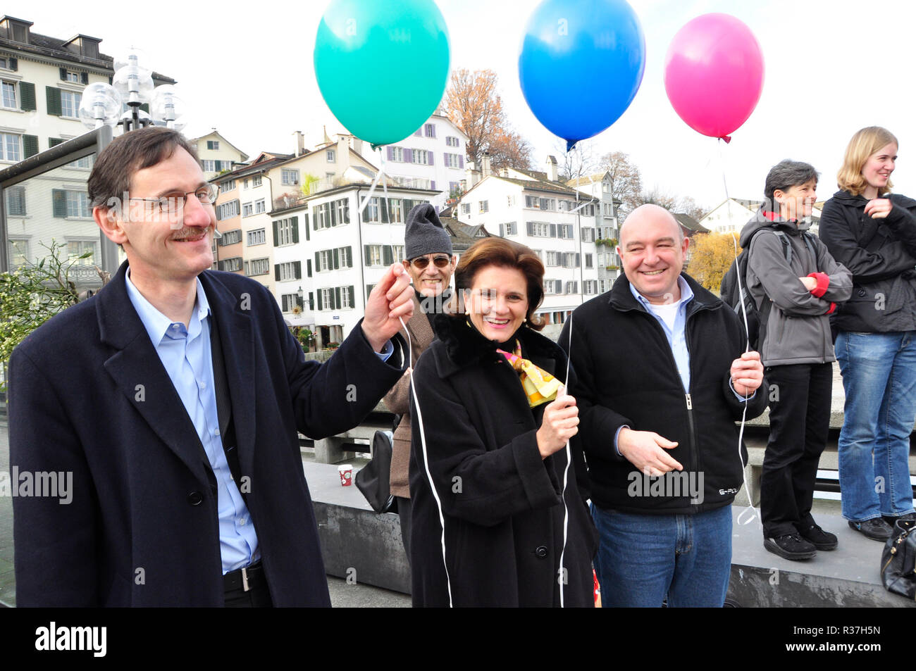 SP-NAtionalrat Mario Fehr, FDP-Kantonsrätin Doris Fiala and Daniel Jositsch, professor for civil rights, are amongst the protestors against the SVP An Stock Photo