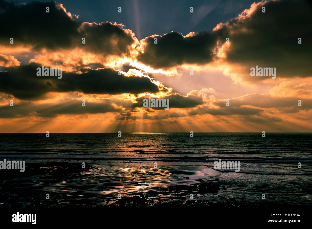 Sussex coast sunrise hi-res stock photography and images - Alamy