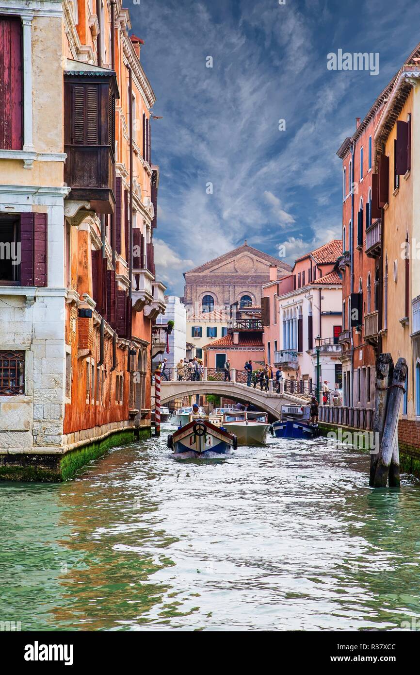Old working canal boat hi-res stock photography and images - Alamy