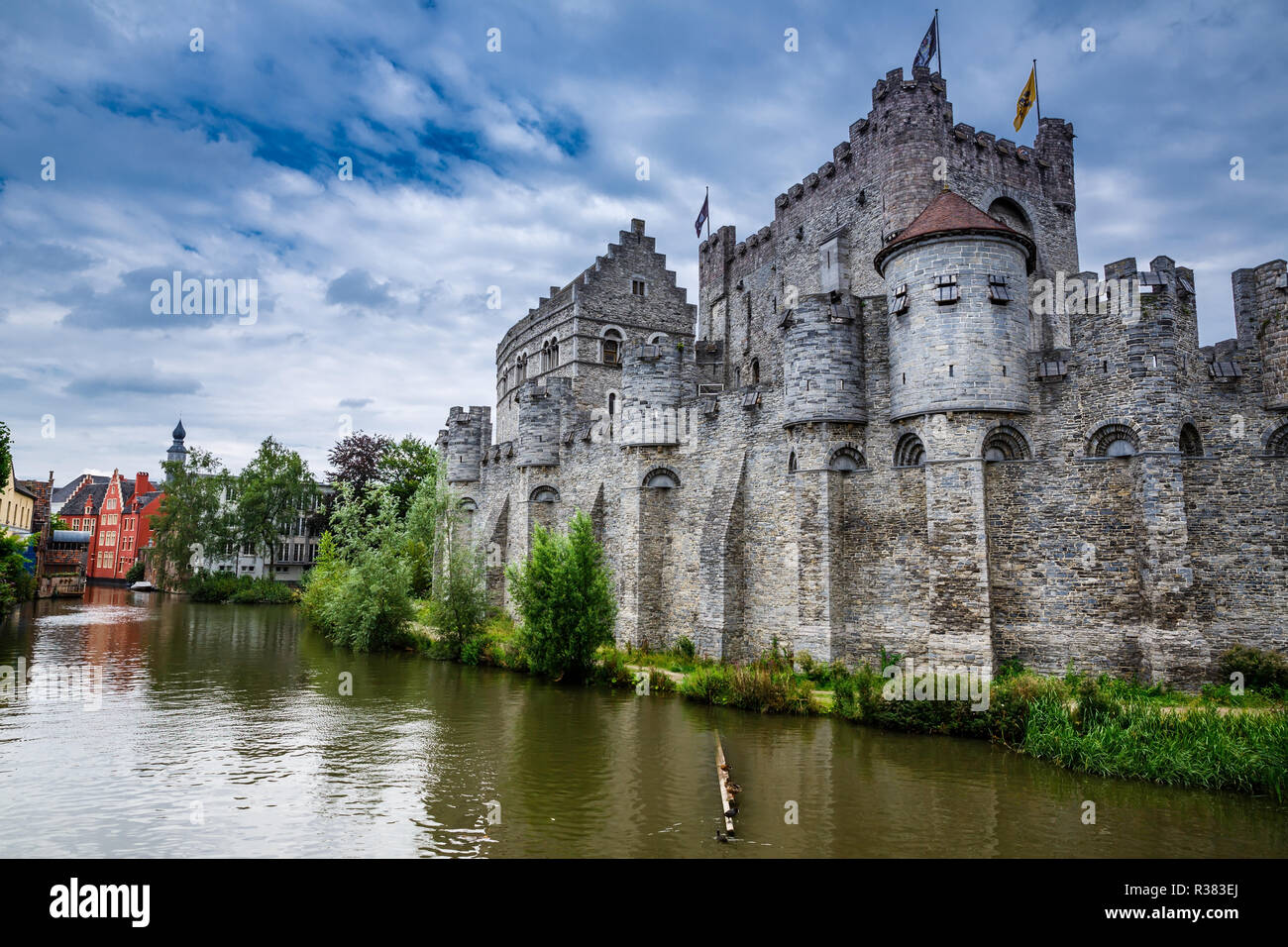 medieval-castle-gravensteen-castle-of-the-counts-in-historical-ghent