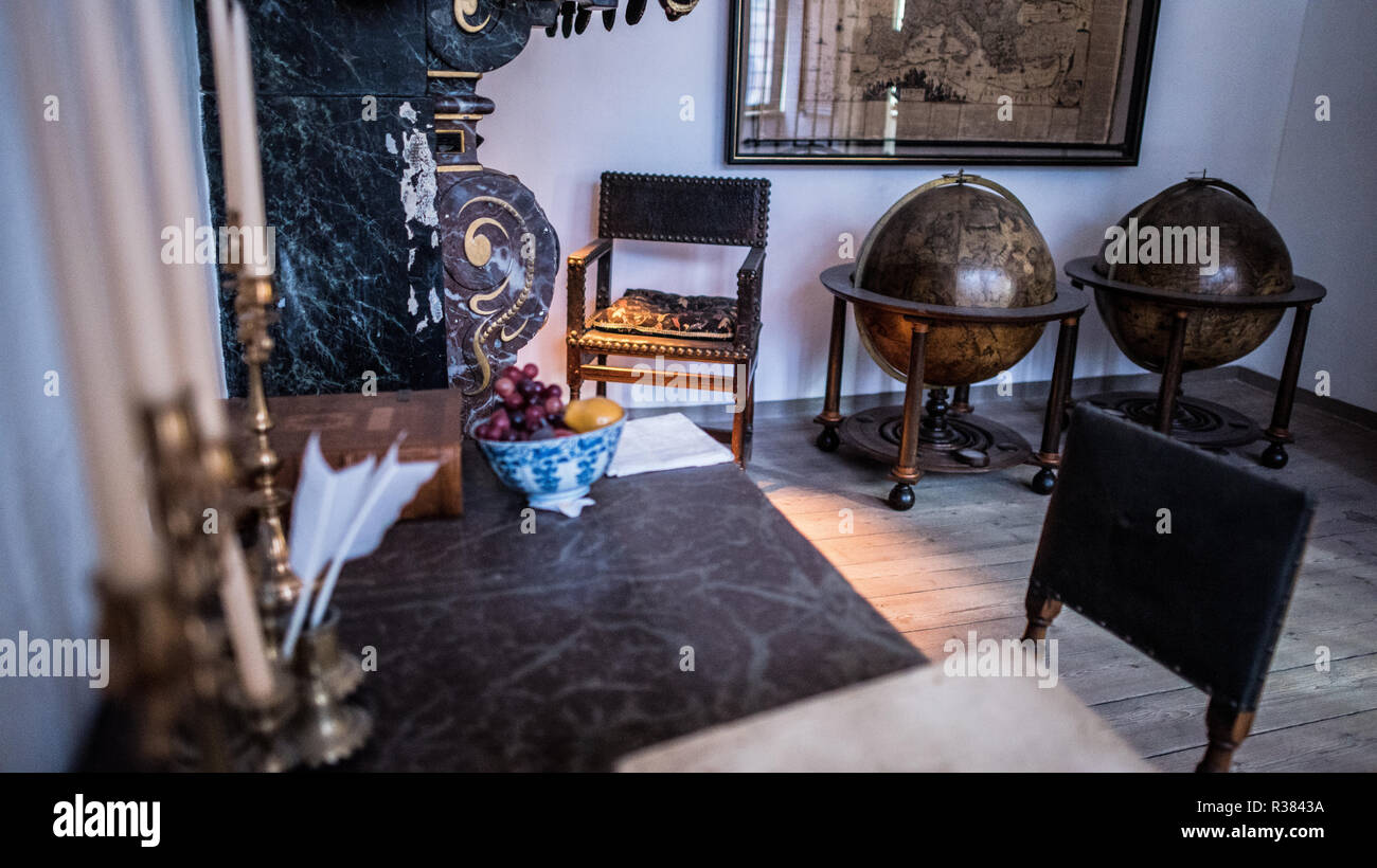 The King S Library In The Royal Apartment Of Kronborg Castle A Suite Of Rooms On The First Floor That Served As The King S And Queen S Living And Wor Stock Photo Alamy The King S Library In The Royal Apartment Of Kronborg Castle A Suite Of Rooms On The First Floor That Served As The King S And Queen S Living And Wor Stock Photo Alamy