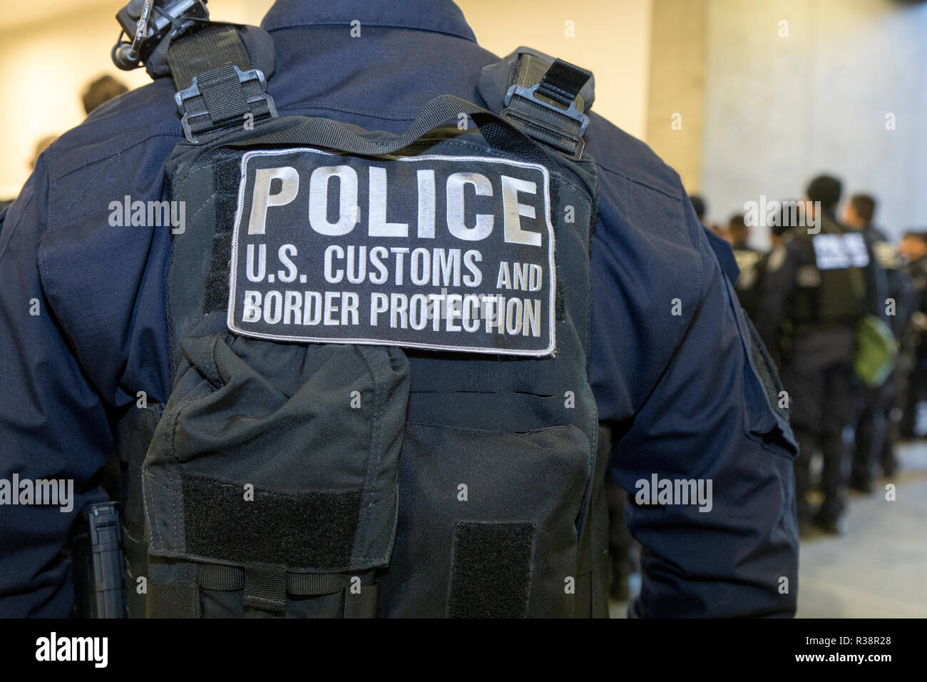 American border entry hi-res stock photography and images - Alamy