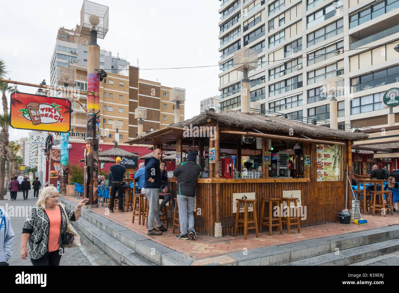 Benidorm, Costa Blanca, Spain, 22nd November 2018. Despite reports in the British press that complaints of anti-social behaviour have forced the closure of this popular tourist bar on Levante Beach, the Tiki Bar is pictured here today, trading as usual. Credit: Mick Flynn/Alamy Live News Stock Photo