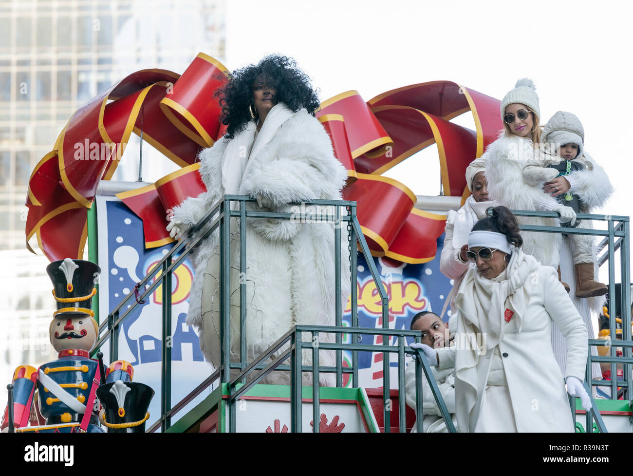 New York, NY November 22, 2018 Diana Ross and family ride float at
