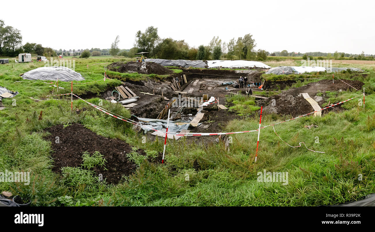 Oldenburg, Germany. 11th Sep, 2018. View of the excavation site of a