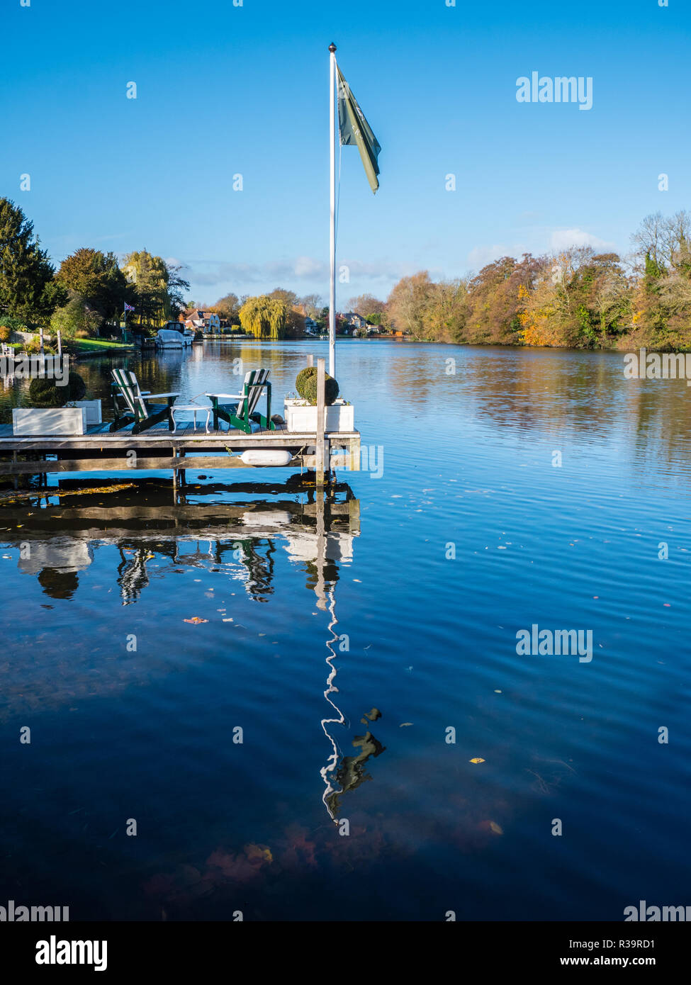 Bray on thames hi-res stock photography and images - Alamy