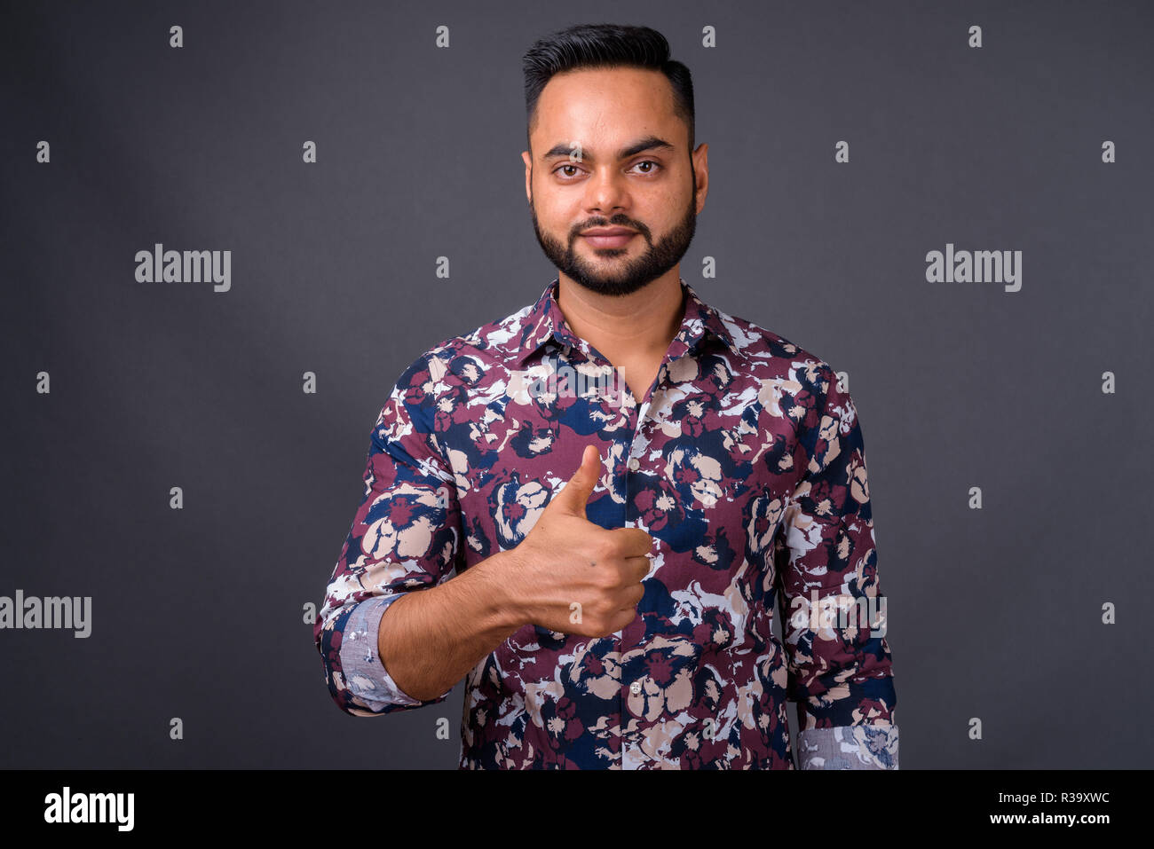 Indian man bearded hi-res stock photography and images - Alamy