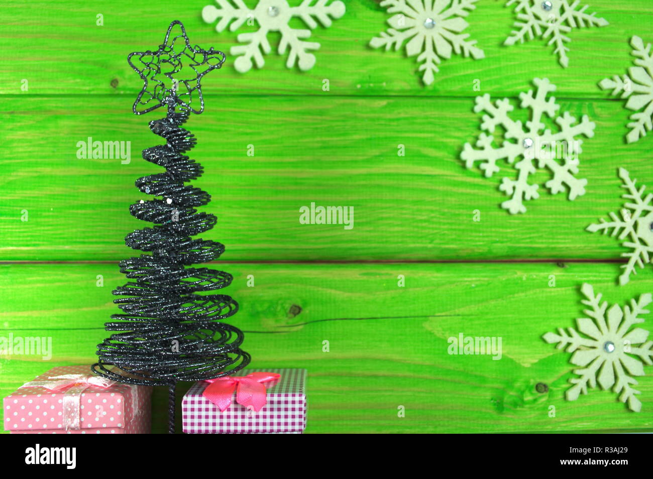 christmas tree with gifts Stock Photo - Alamy