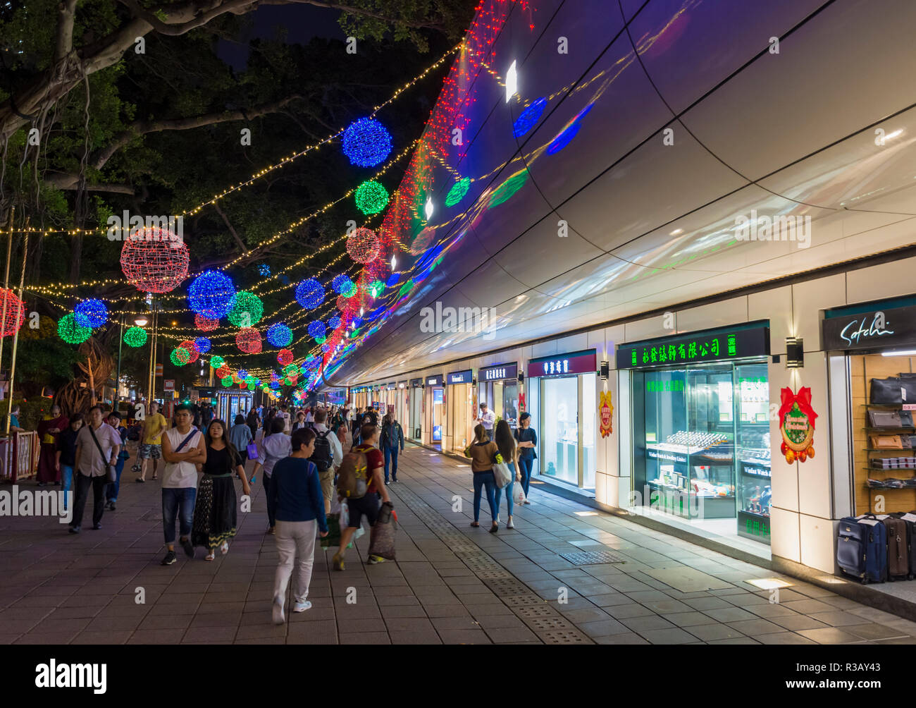 Christmas lights above busy Park Lane Shopper's Boulevard, along Nathan Rd, Tsim Sha Tsui, Hong Kong Stock Photo