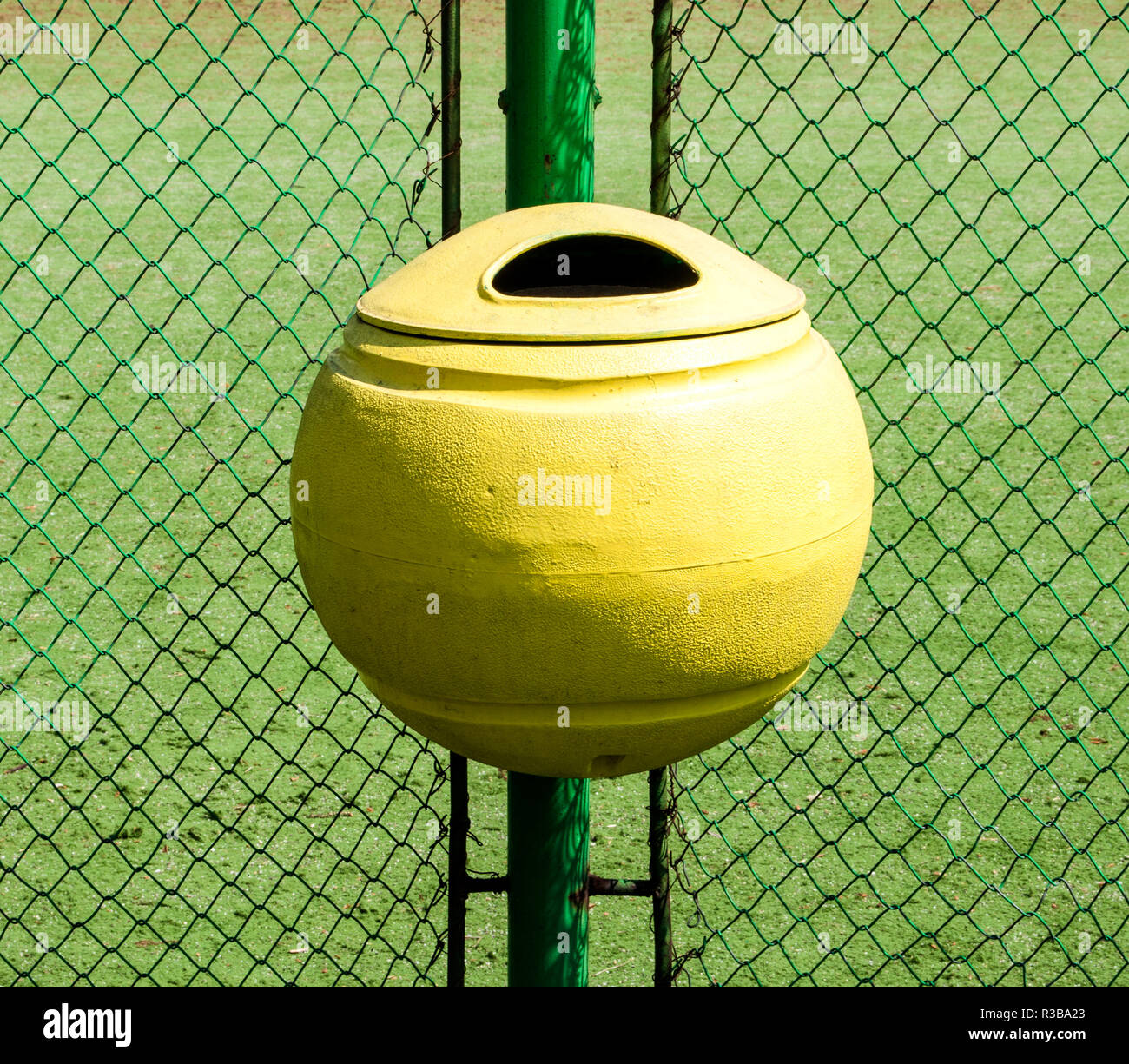 Yellow dustbin hi-res stock photography and images - Alamy