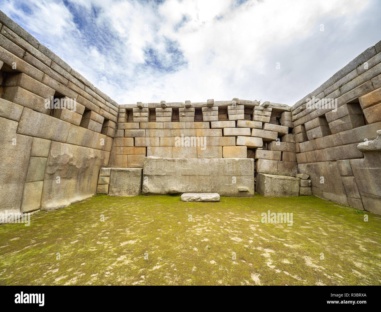 Machu picchu main temple hi-res stock photography and images - Alamy