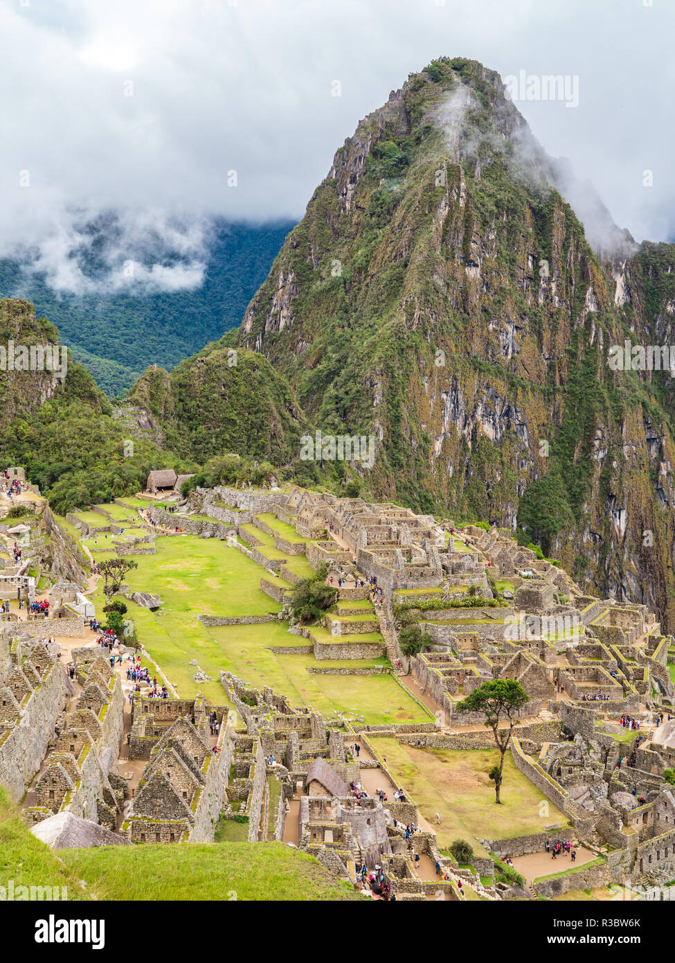 Clouds covering the Machu Picchu site Stock Photo - Alamy
