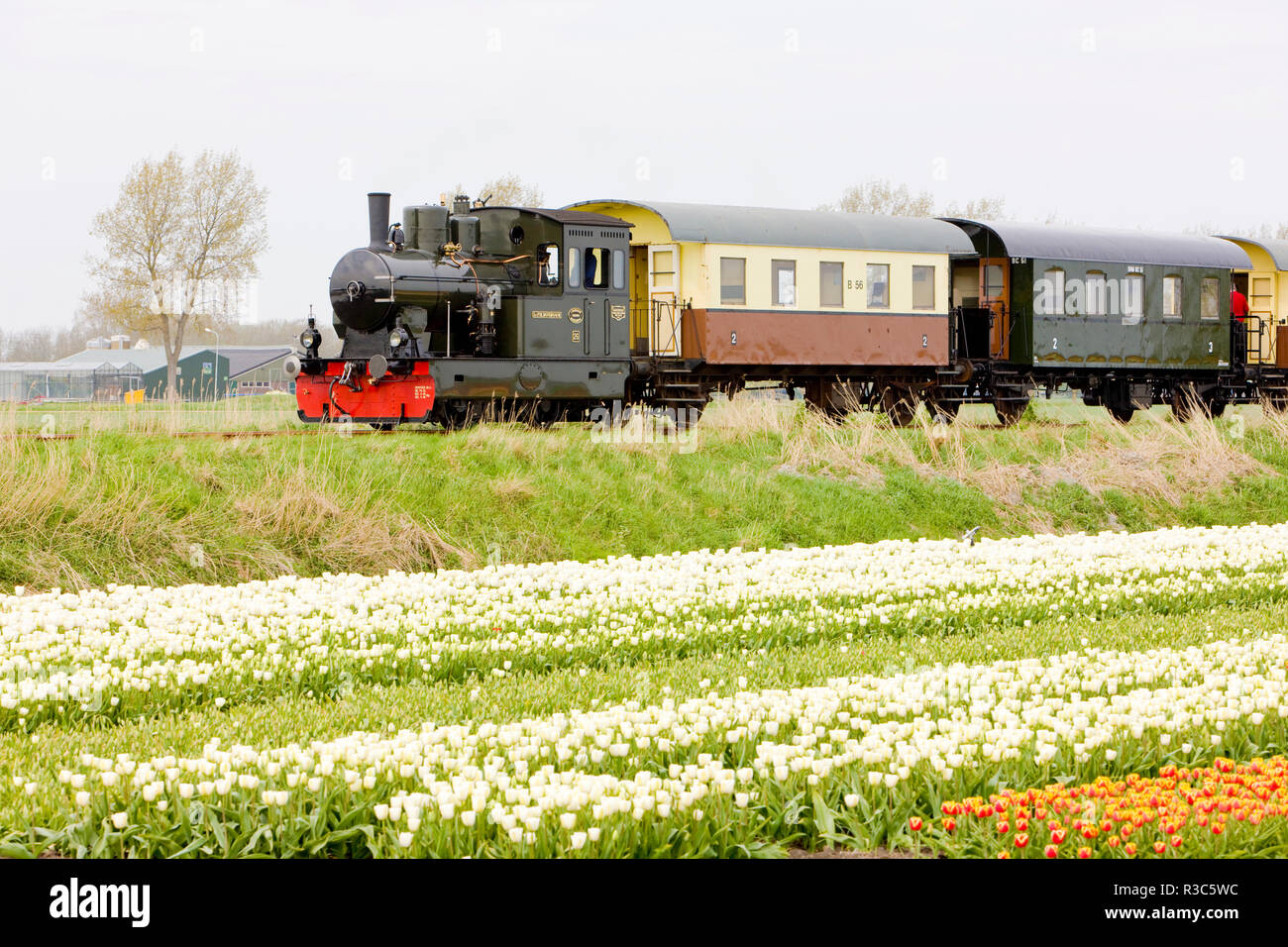 Passengertrains hi-res stock photography and images - Alamy