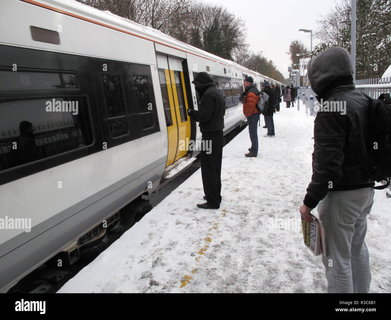 Commuting in the winter snow from Ladywell, London, England, Britain Stock Photo