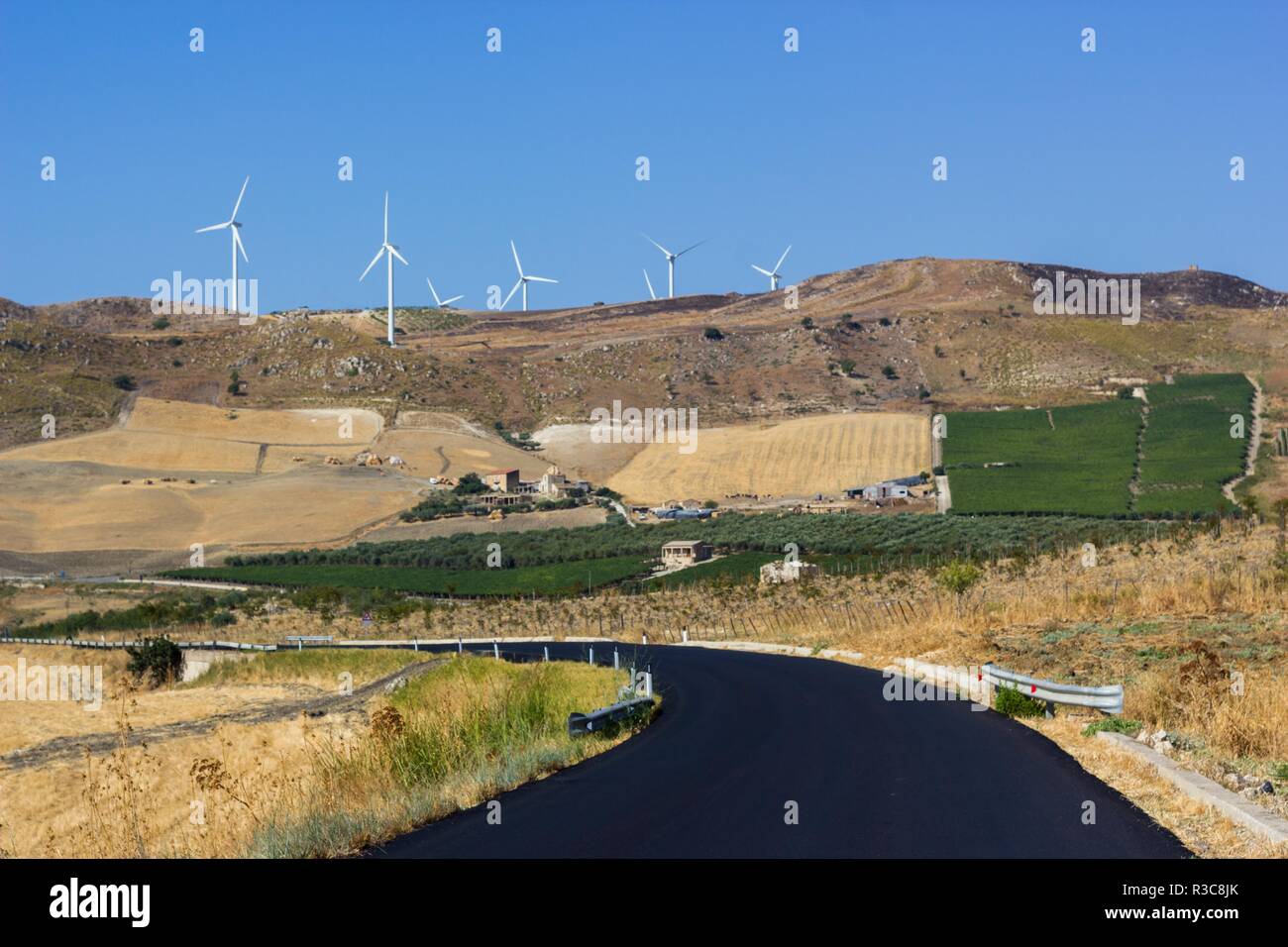 Column rotation hi-res stock photography and images - Alamy