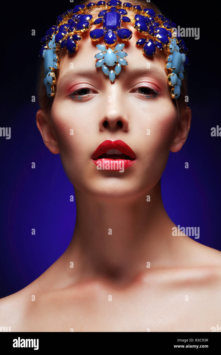 Golden crown red blue jewels hi-res stock photography and images - Alamy