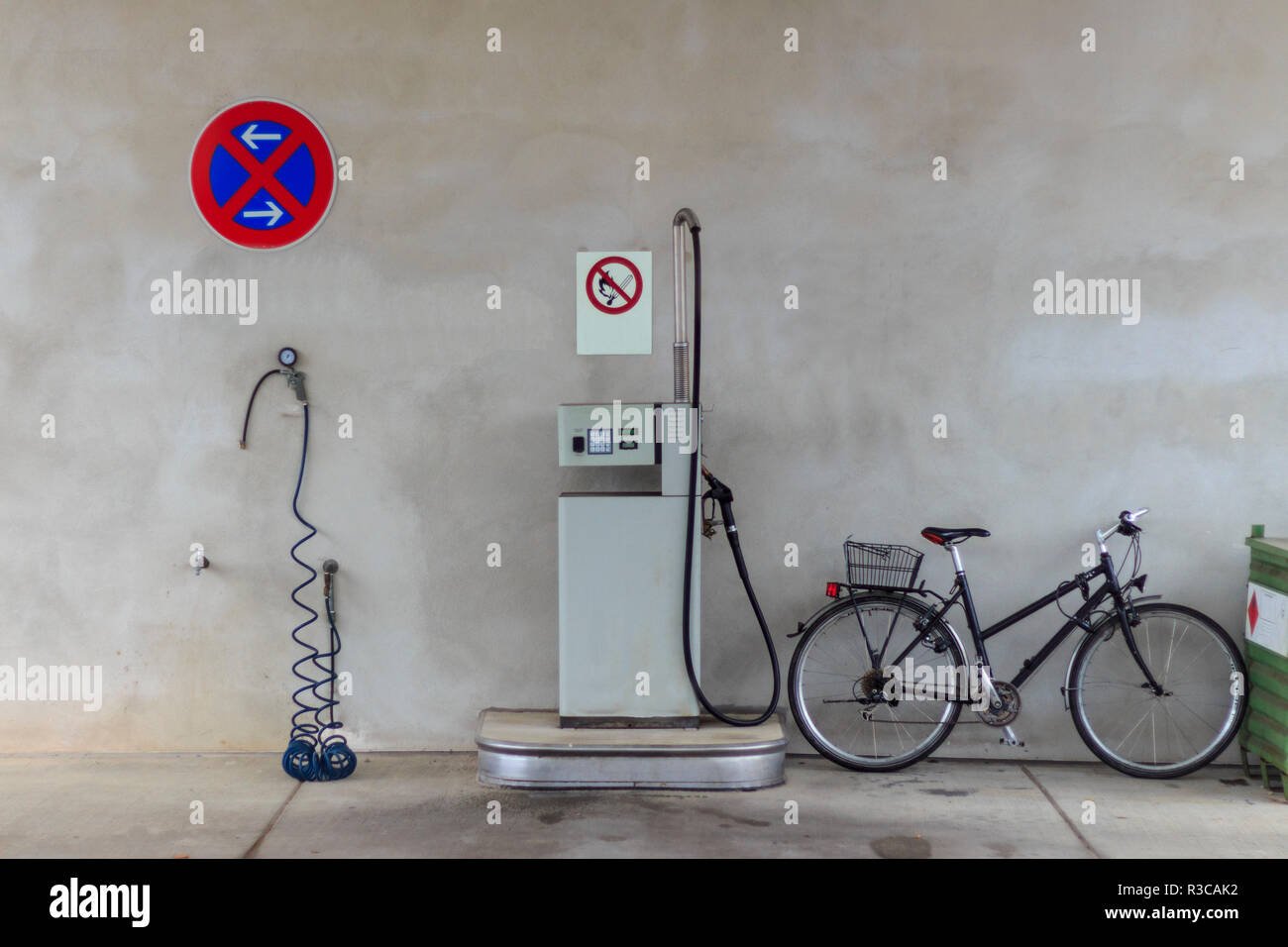 Gas station munich hires stock photography and images Alamy