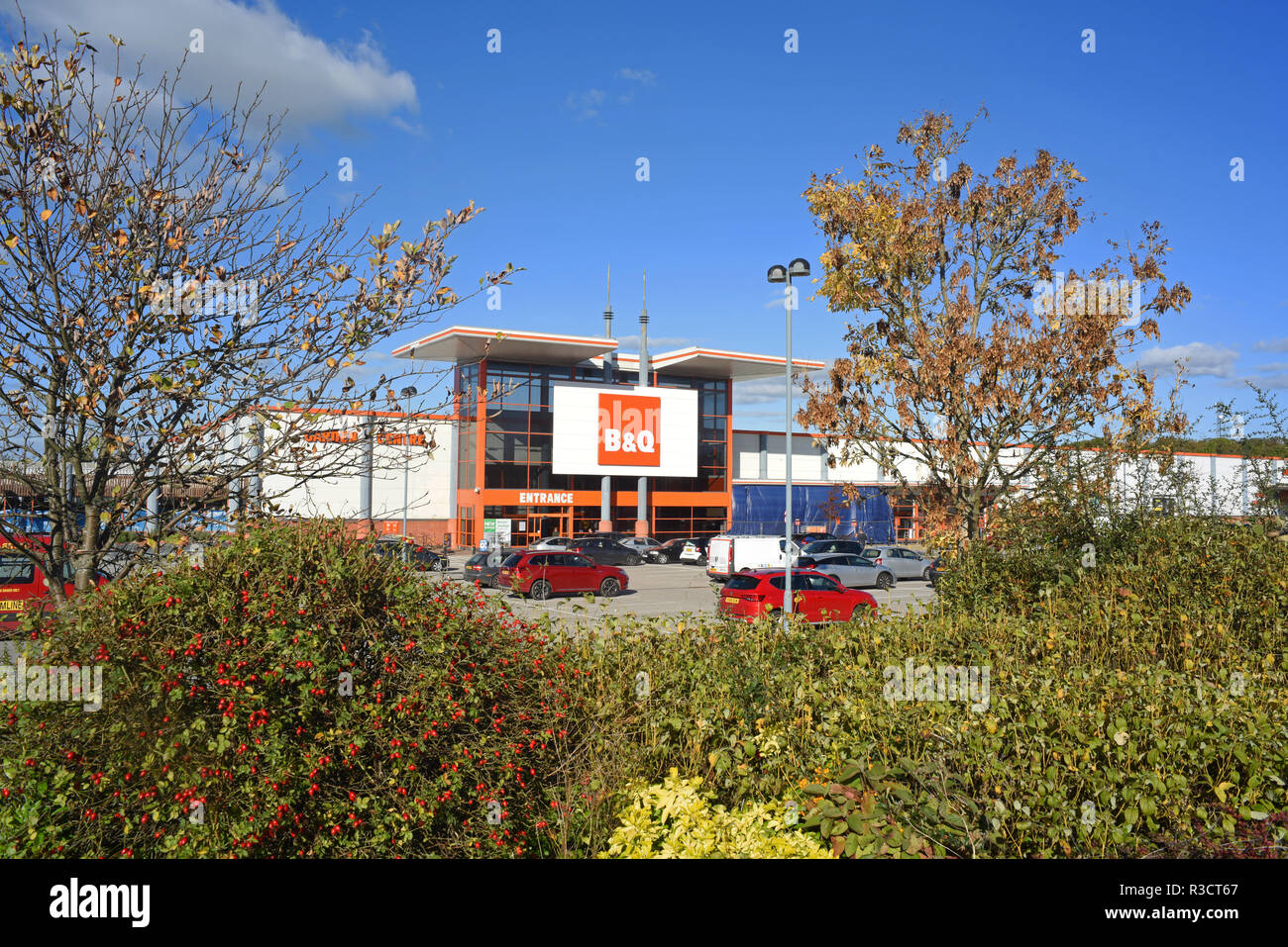 City centre diy store hi-res stock photography and images - Alamy