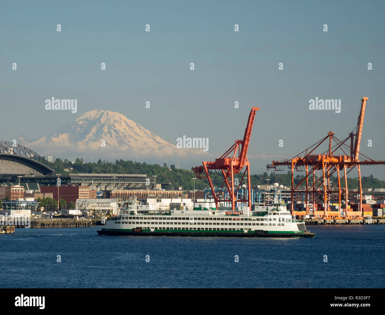 Mount rainier ferry hi-res stock photography and images - Alamy