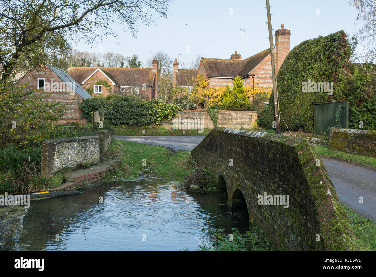 The river Meon passing through the village of Warnford in Hampshire, UK ...