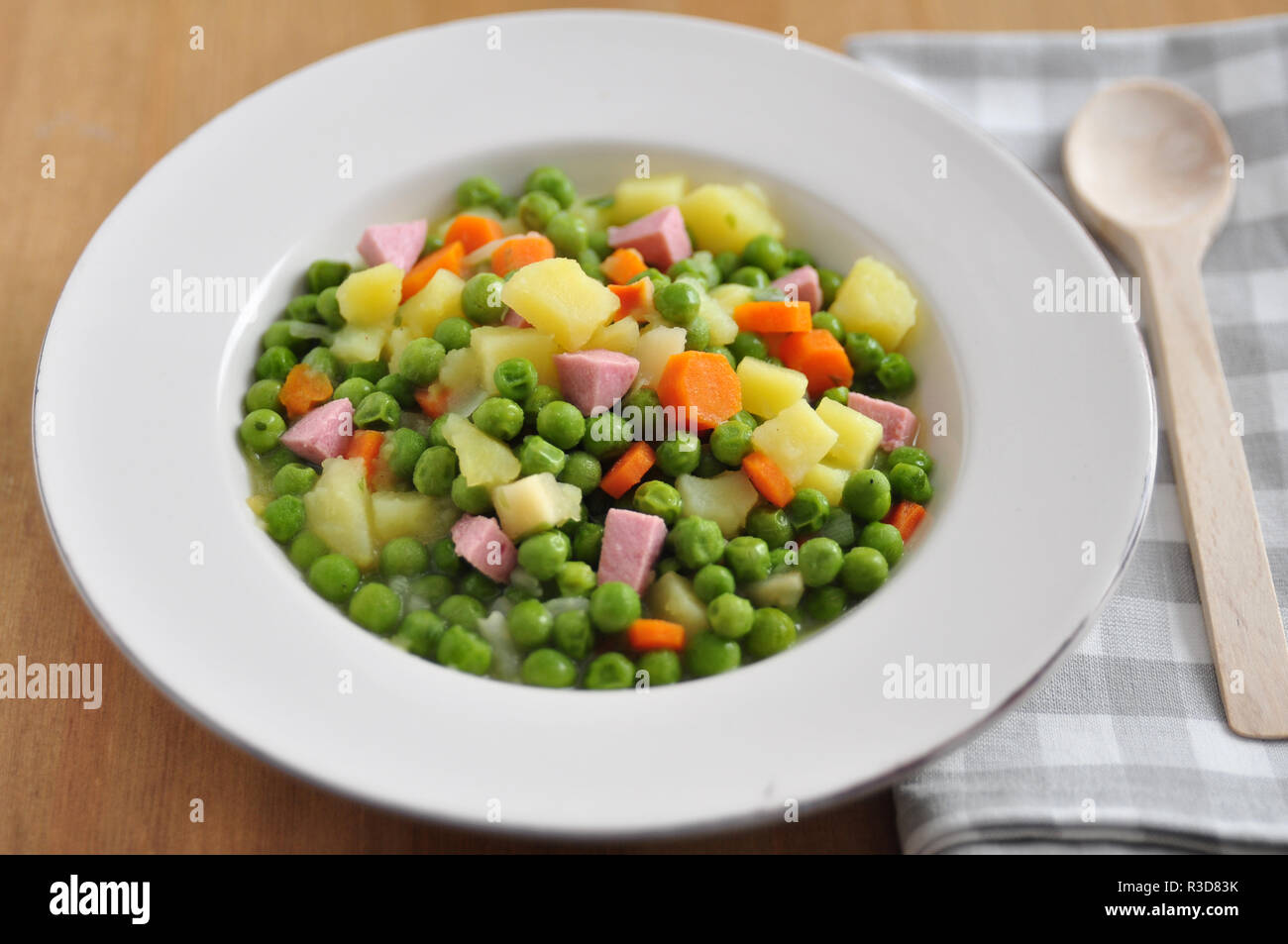 Ditalini soup pasta in hi-res stock photography and images - Alamy
