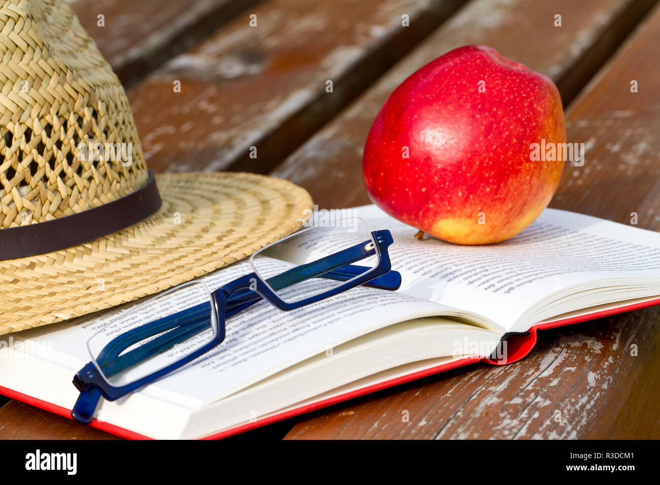 time to read Stock Photo - Alamy