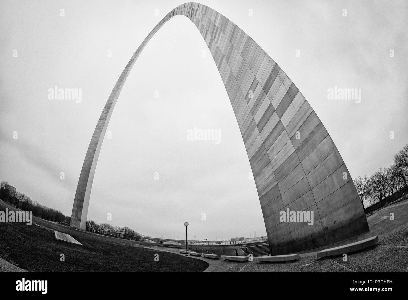 The Gateway Arch, a 630foot (192 m) monument in St. Louis, Missouri