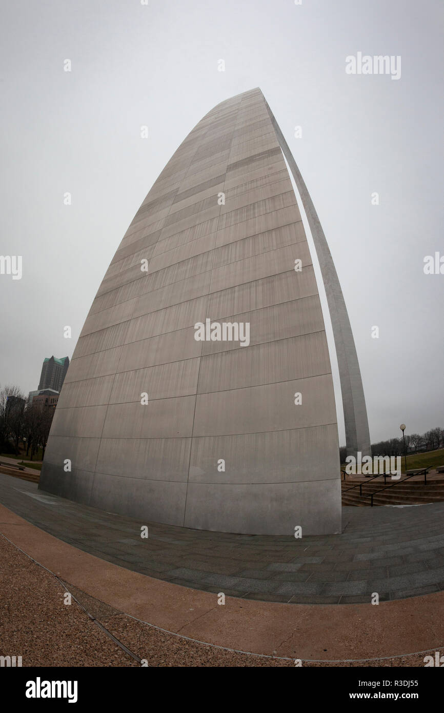 The Gateway Arch, a 630foot (192 m) monument in St. Louis, Missouri