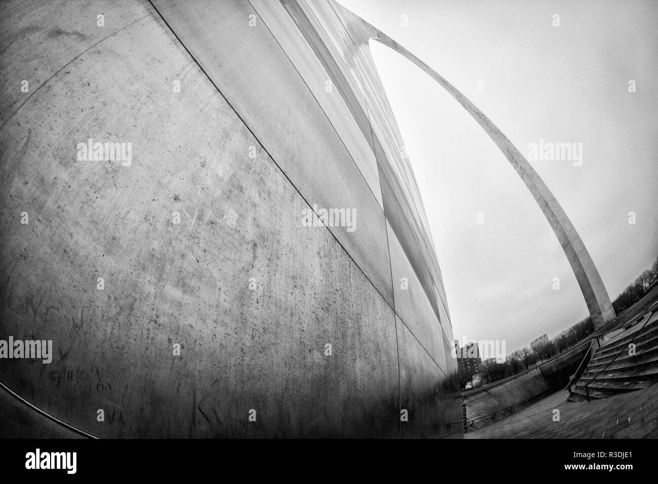 The Gateway Arch, a 630foot (192 m) monument in St. Louis, Missouri