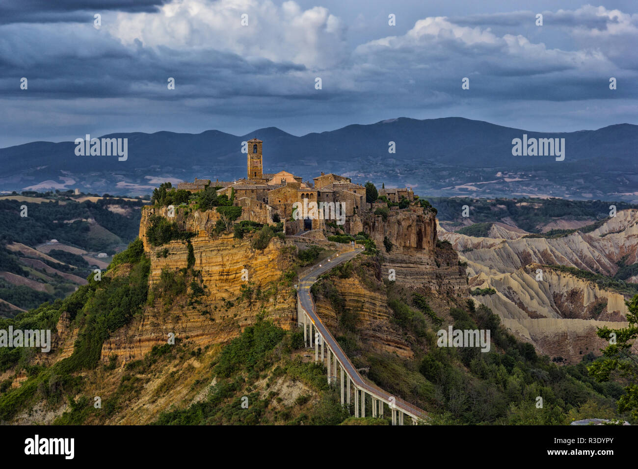 Civita di Bagnoregio: the city that dies Stock Photo - Alamy