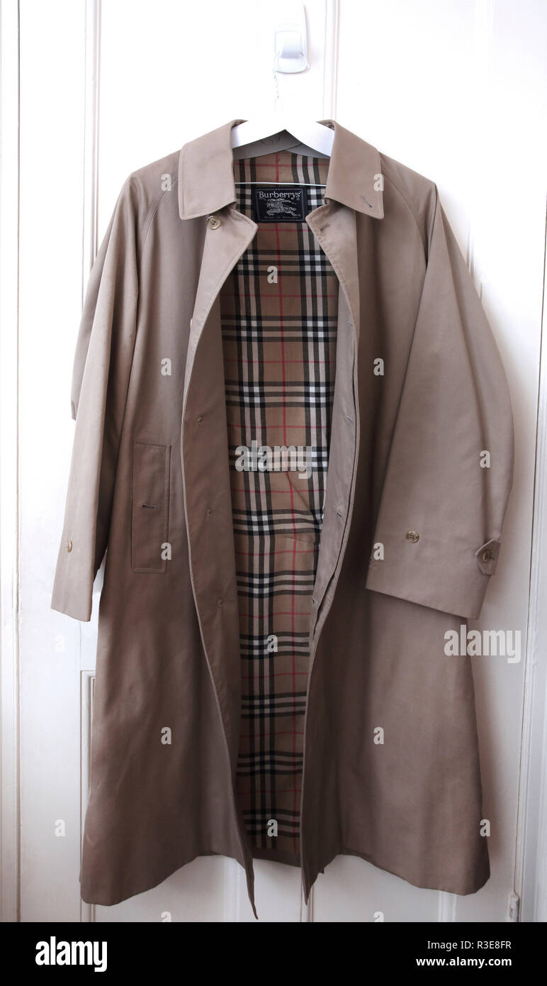 Burberry coat hi-res stock photography and images - Alamy